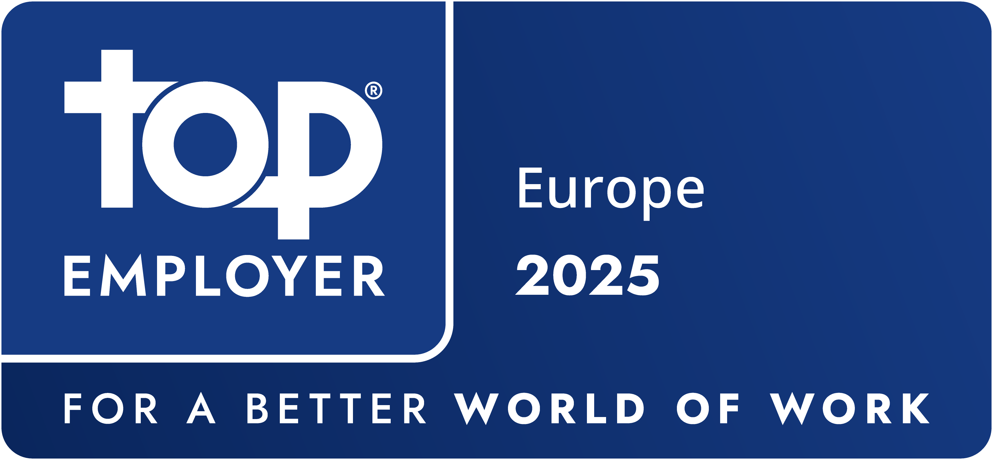 Ein blaues Logo im Stil eines Abzeichens mit der Aufschrift „Top Employer“ oben links. Darunter steht der Text „Europa 2025“ zusammen mit dem Slogan „Für eine bessere Arbeitswelt“.